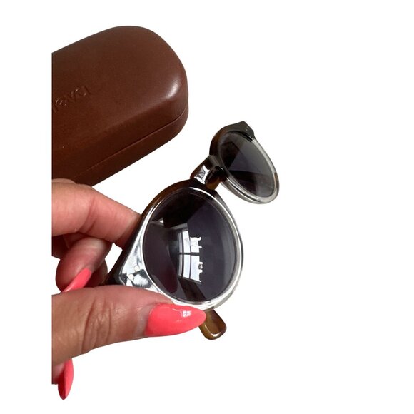 ILLESTEVA Brown Ombre Framed Round Sunglasses with Case - Picture 2 of 9